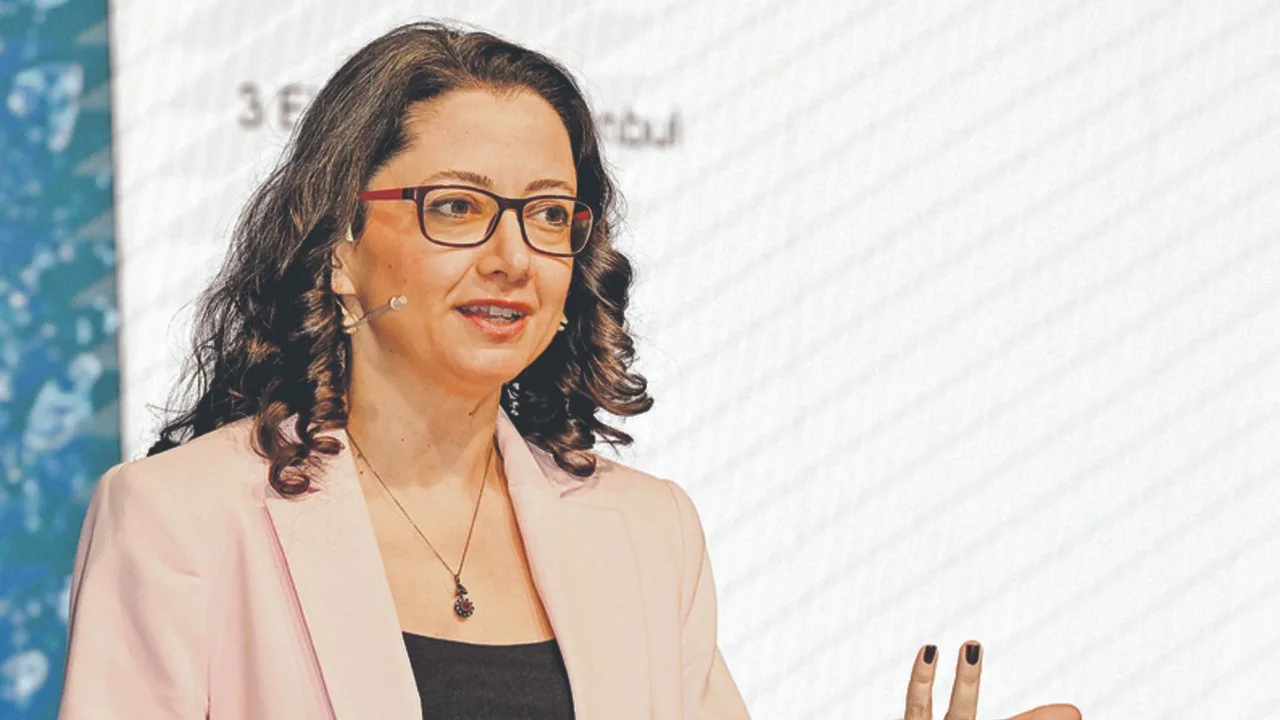 Ünüvar: Sanayi politikaları ve nitelikli insan kaynağı gündeme alınmalı