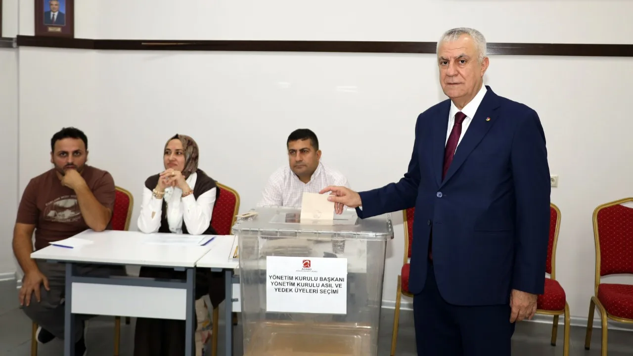 ADASO’da Zeki Kıvanç yeniden başkan seçildi
