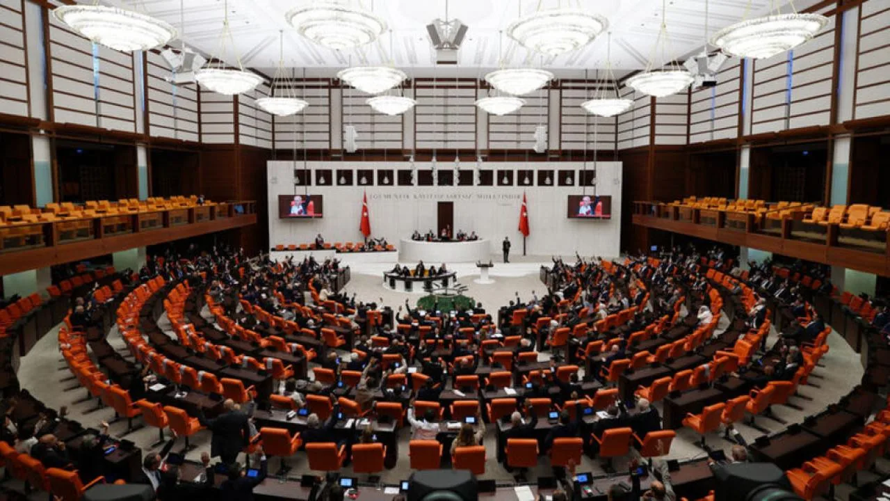 Tasfiye edilecek yatırım fonlarına ilişkin teklif komisyondan geçti
