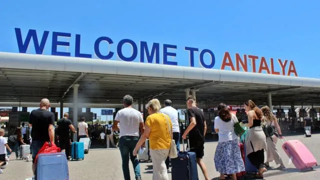 Antalya Havalimanı 9 ayda 30 milyon 144 bin yolcuya hizmet verdi