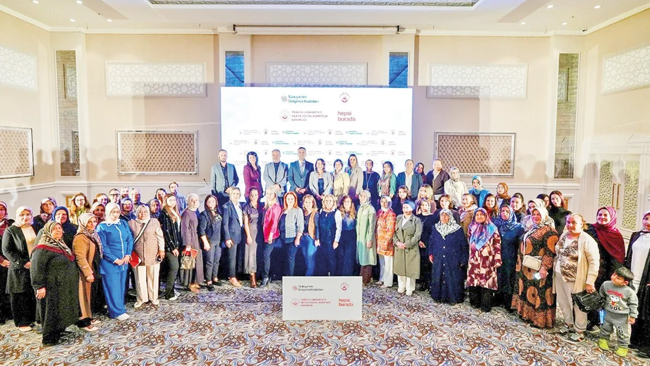 Kadın girişimcilere Gaziantep’te e-ticaret eğitimi ve satış desteği
