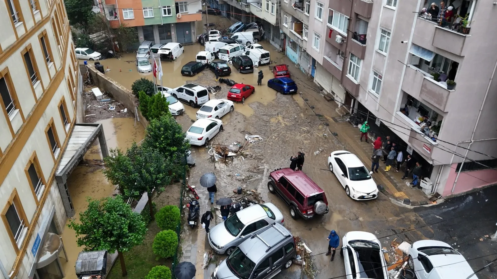 İstanbul'daki sel hasarının 400 milyon dolara ulaşabileceği tahmin ediliyor