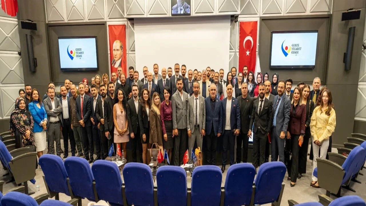 ASRİAD Kocaeli, “Paranın Yönetimi” seminerinde iş dünyasını buluşturdu